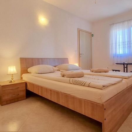 Lucijana Room Novigrad Istria Exterior foto