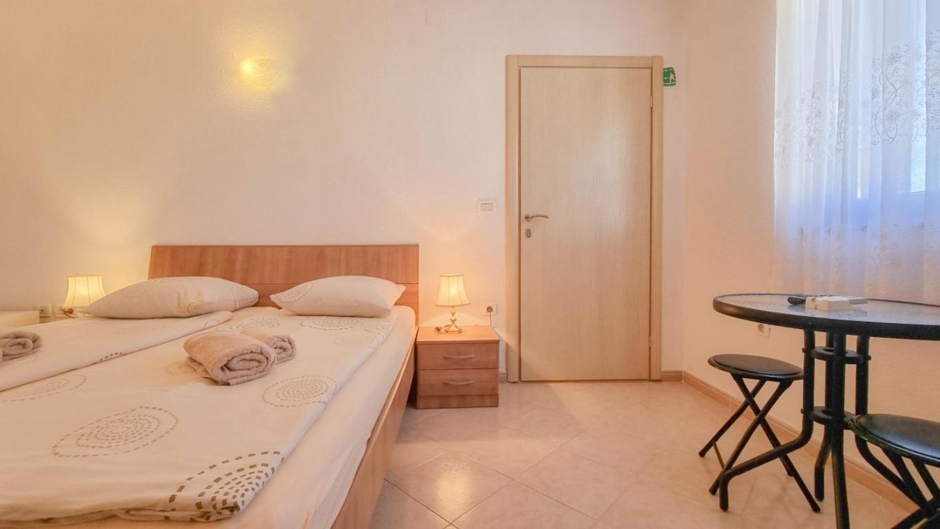 Lucijana Room Novigrad Istria Exterior foto